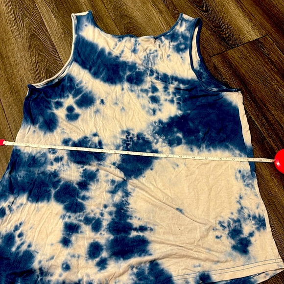 Feiersi blue and white tie-dye criss-cross cut out tank top size medium - Picture 7 of 8